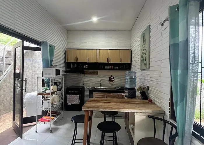 2 Bedroom Near